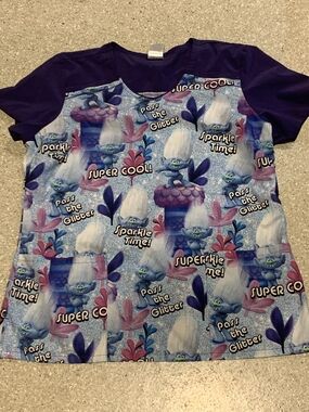 #692 DreamWorks Trolls Graphic Scrubs Top Purple & Blue